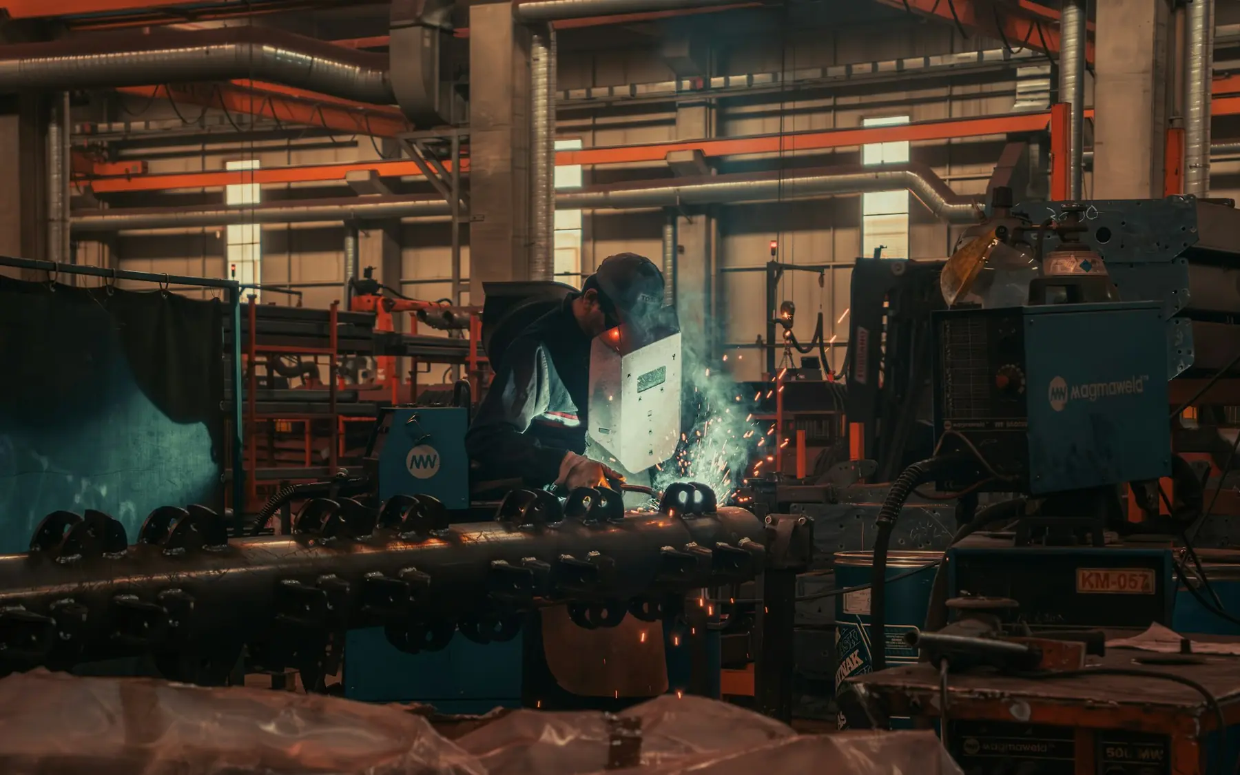Operador de manutenção em planta industrial
